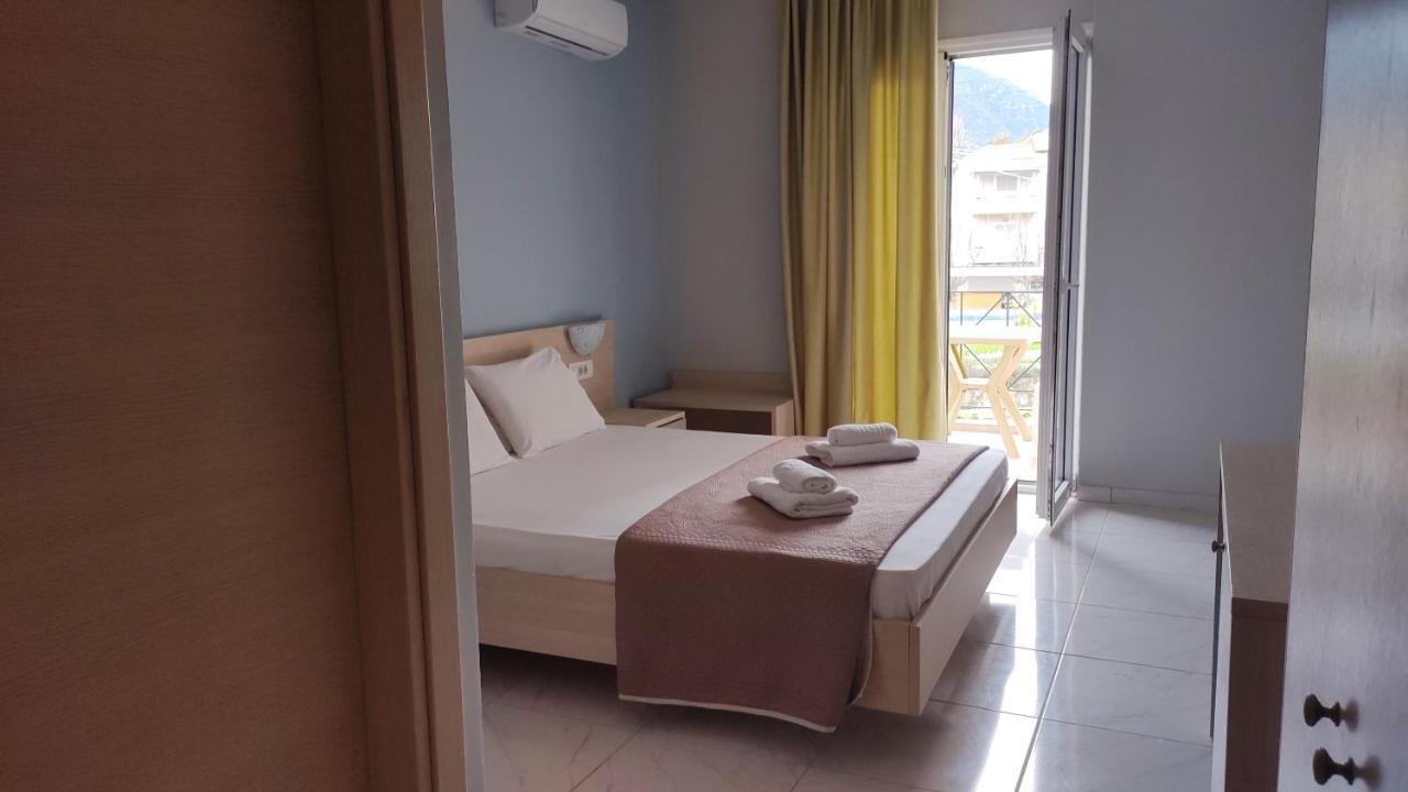 Delfini Hotel นีดรี ภายนอก รูปภาพ
