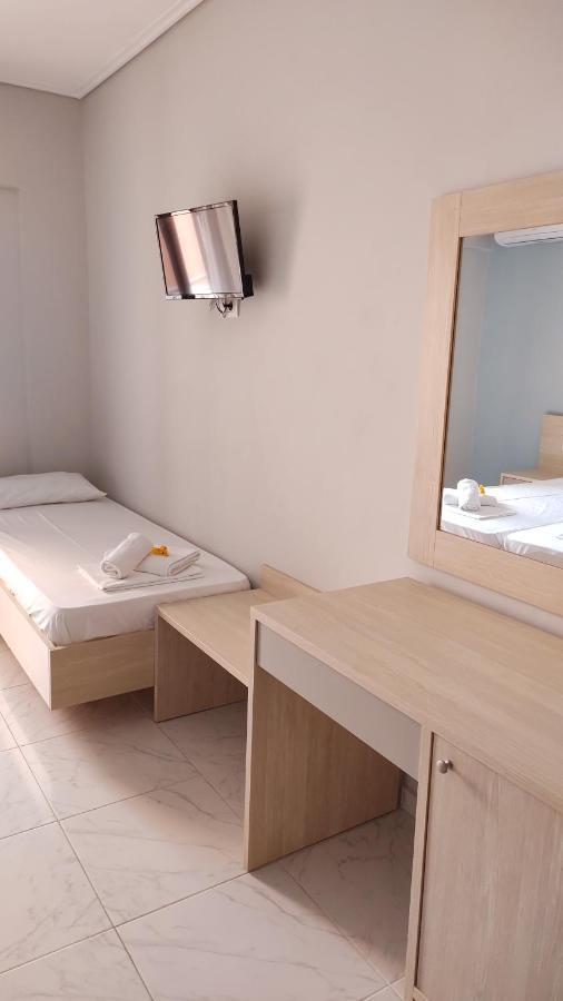 Delfini Hotel นีดรี ภายนอก รูปภาพ