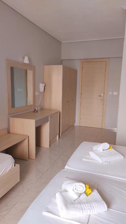 Delfini Hotel นีดรี ภายนอก รูปภาพ
