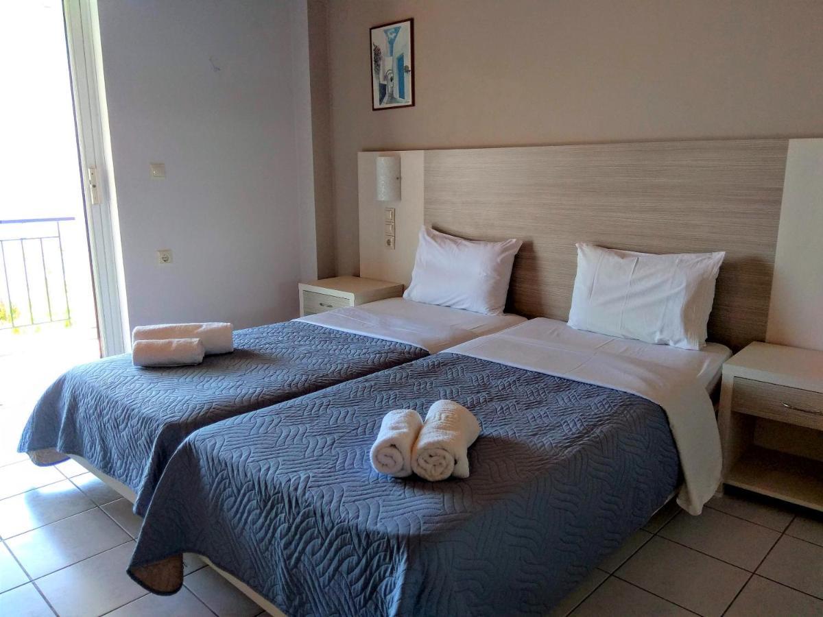 Delfini Hotel นีดรี ภายนอก รูปภาพ