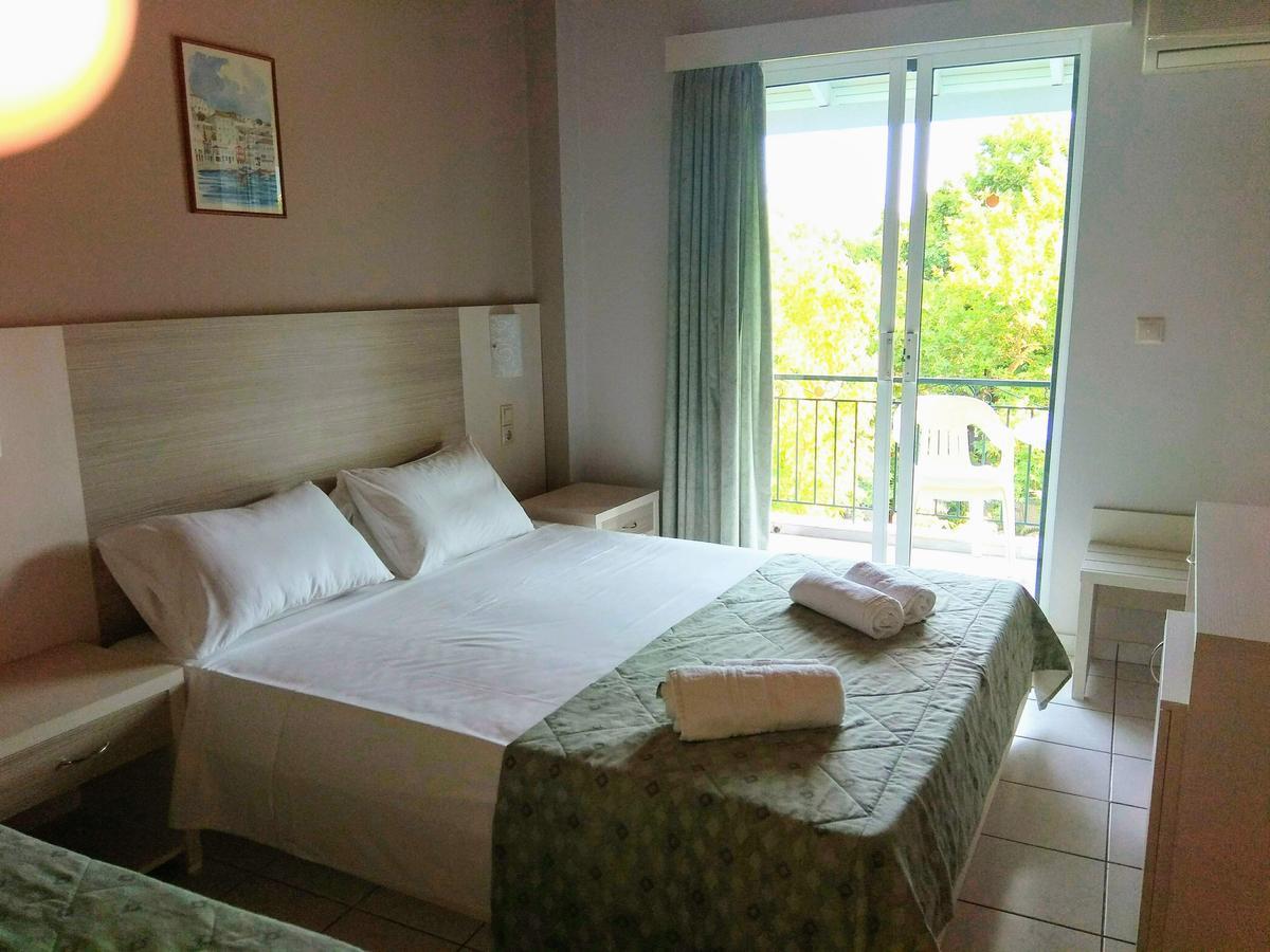 Delfini Hotel นีดรี ภายนอก รูปภาพ