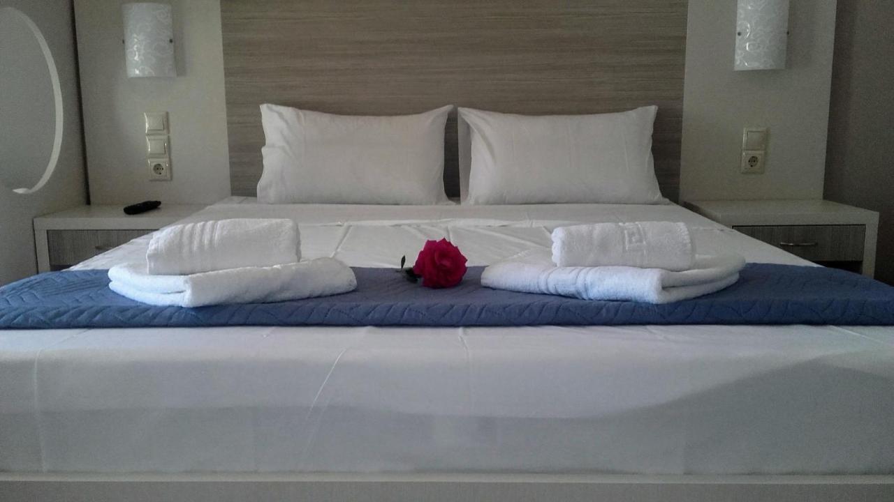 Delfini Hotel นีดรี ภายนอก รูปภาพ